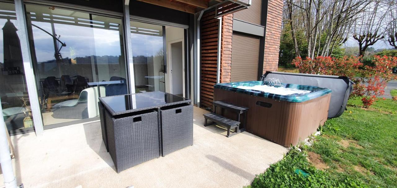 Villa Spacieuse Avec Jacuzzi Privatif Sarlat-la-Caneda Ngoại thất bức ảnh